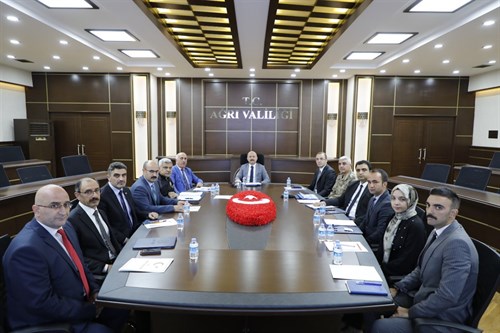 Valimiz Dr. Osman VAROL’un Başkanlığında, 2022 Yılı Acil Çağrı Hizmetleri İl Koordinasyon Komisyonu 2. Toplantısı Gerçekleştirildi.