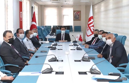 Acil Çağrı Hizmetleri İl Koordinasyon Komisyonu 2021 yılı Eylül ayı Toplantısı Valimiz Mustafa MASATLI başkanlığında gerçekleştirildi.