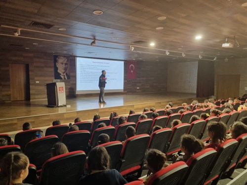 ARTVİN 112 ACİL ÇAĞRI MERKEZİ BORÇKA İLÇE OKULLARINDA ACİL DURUMLARDA TEK NUMARA 112 TANITIMINDA