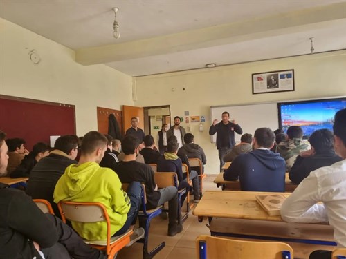 ARTVİN 112 ACİL ÇAĞRI MERKEZİ MURGUL İLÇE OKULLARINDA ACİL DURUMLARDA TEK NUMARA 112 TANITIMINDA