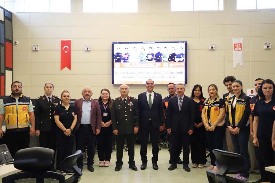 Sayın Valimiz M. Fırat TAŞOLAR, 112 Acil Çağrı Merkezi Müdürlüğümüze Bayram Ziyareti Gerçekleştirdi