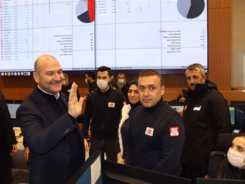 İçişleri Bakanı'mız Sayın Süleyman SOYLU, 112 Acil Çağrı Merkezi'mizi ziyaret etmiştir.