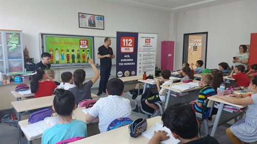 Gazi Mustafa Kemal İlkokulu öğrencilerine 112 Acil Çağrı Merkezi tanıtımı yaptık.