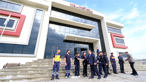 Vali V. Sn. Dr. Yusuf Güler Çalışanlarımızı Ziyaret Ederek, Bayramlarını Kutladı.