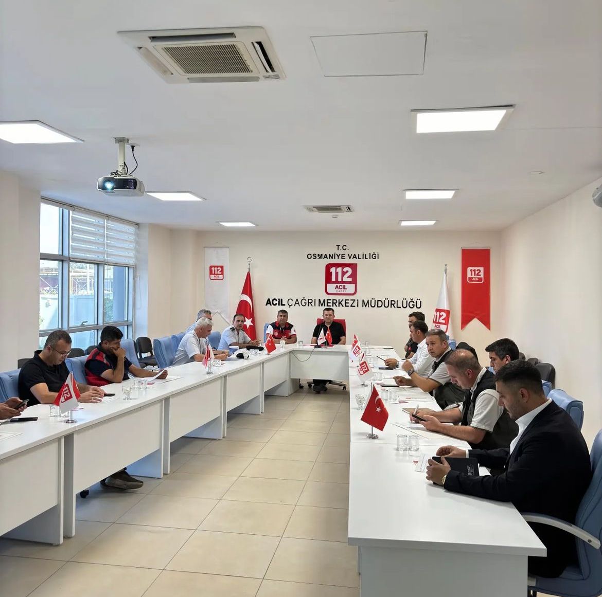 112 Acil Çağrı Hizmetleri İl Koordinasyon Toplantısı Vali Yardımcısı Hakan Yavuz ERDOĞAN Başkanlığında Yapıldı