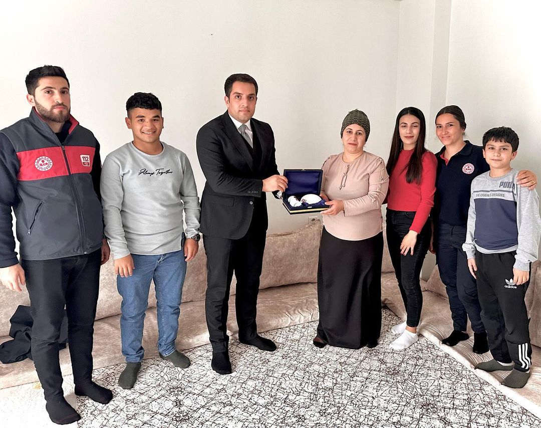 18 MART ÇANAKKALE ZAFERİNİN 108. YILDÖNÜMÜ VE ŞEHİTLERİ ANMA GÜNÜ MÜNASEBETİYLE ŞEHİT AİLEMİZİ ZİYARET ETTİK