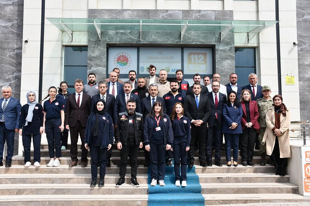 SAYIN VALİMİZ  BİROL EKİCİ, 112 ACİL ÇAĞRI MERKEZİMİZİ ZİYARET EDEREK PERSONELLERİMİZİN RAMAZAN BAYRAMINI KUTLADI