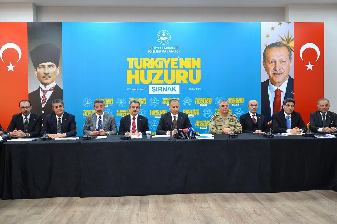 İÇİŞLERİ BAKANIMIZ SAYIN ALİ YERLİYAKA'NIN BAŞKANLIĞINDA "TÜRKİYE'NİN HUZURU ŞIRNAK TOPLANTISI" GERÇEKLEŞTİRİLDİ