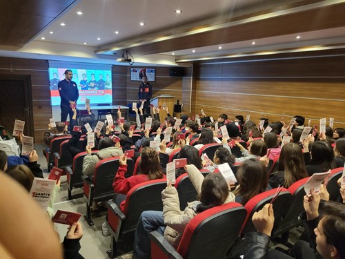 Uşak 112 Acil Çağrı Merkezi Müdürlüğünden Uşak Lisesi Öğrencilerine Ziyaret